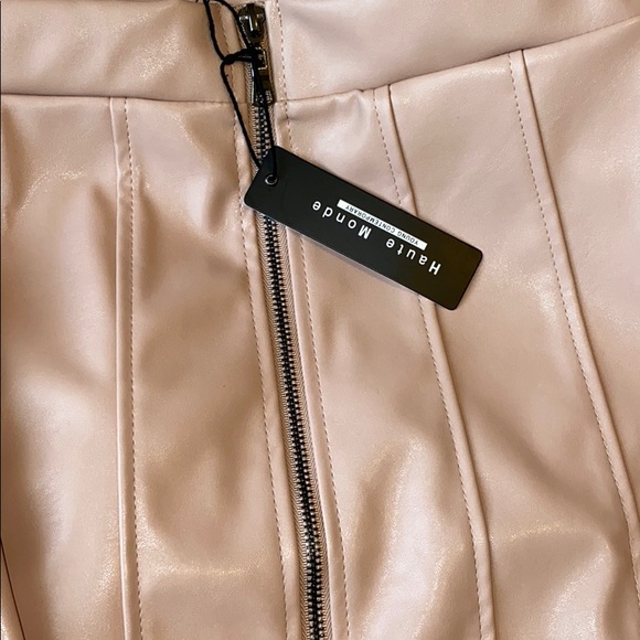 blush pink leather bra top and pencil skirt set - Picture 4 of 12